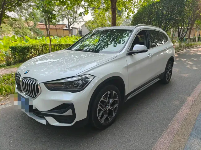 Фотография автомобиля — BMW X1