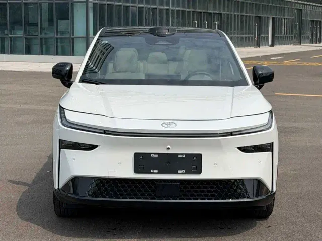 Toyota BoZhi 3X — Фото автомобиля 2