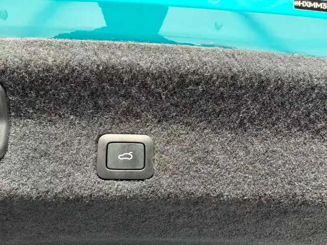 Xiaomi SU7 — Фото автомобиля 25