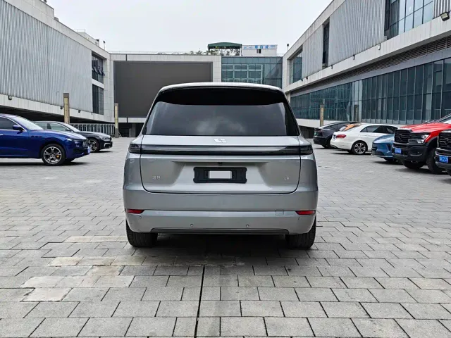 Li Auto L9 — Фото автомобиля 18