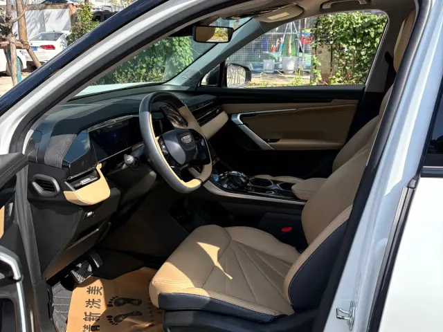 Geely Boyue L — Фото автомобиля 4