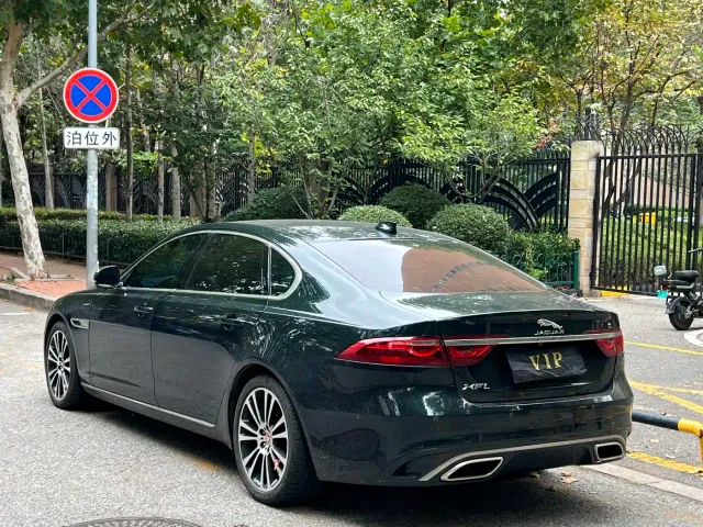 Jaguar XFL — Фото автомобиля 9