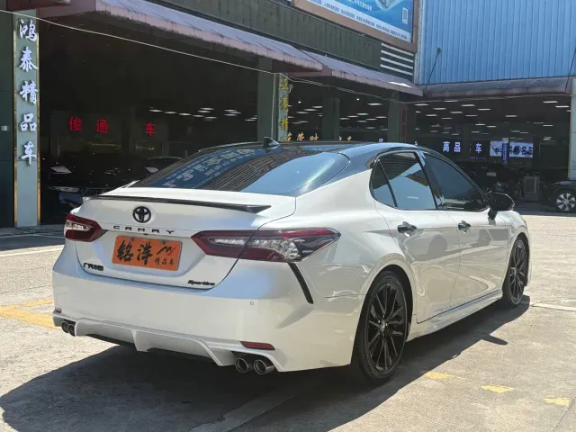 Toyota Camry — Фото автомобиля 5