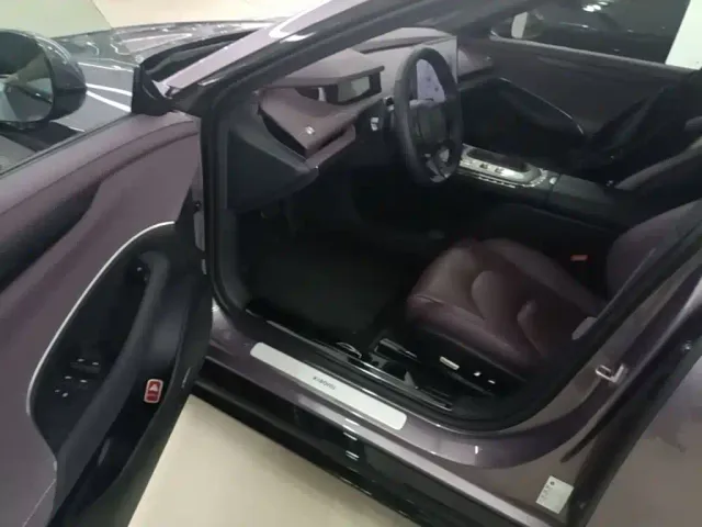 Xiaomi SU7 — Фото автомобиля 17