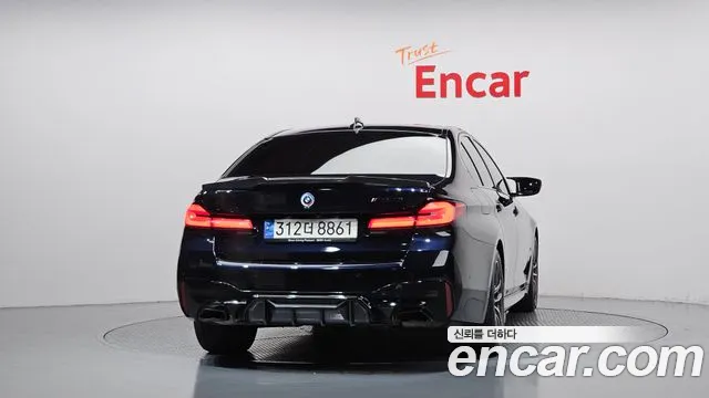 BMW 5 Series G30 — Фото автомобиля 4