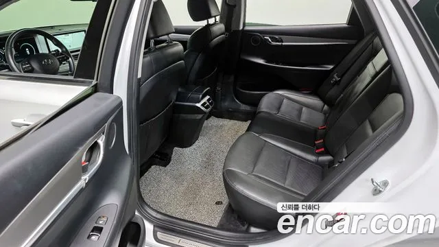 Hyundai Grandeur — Фото автомобиля 12