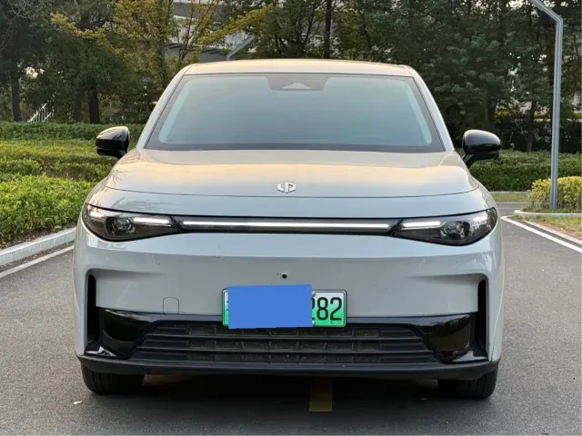 Leapmotor C10 — Фото автомобиля 2