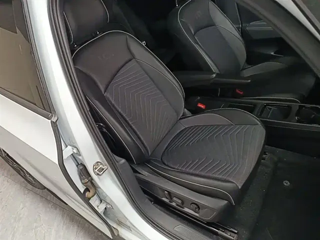 Volkswagen ID.3 — Фото автомобиля 24