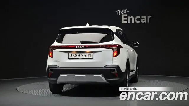 Kia Seltos — Фото автомобиля 4
