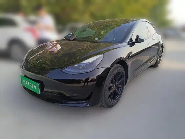 Фотография автомобиля — Tesla Model 3
