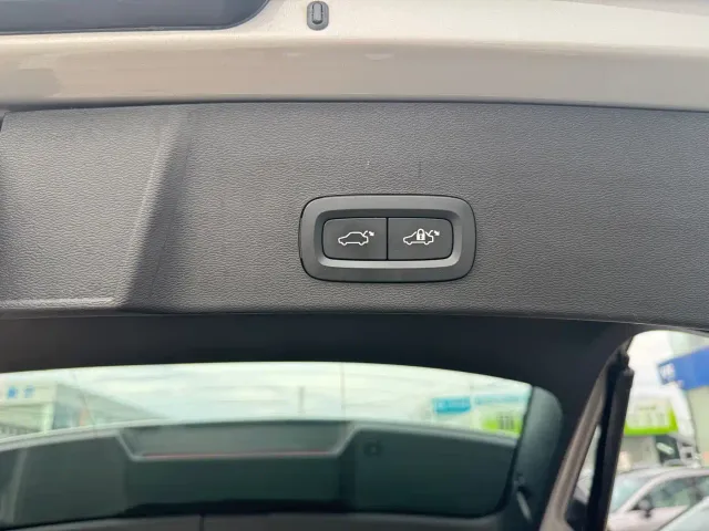 Volvo XC40 — Фото автомобиля 10