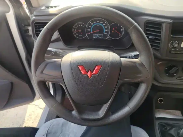 Wuling Hongguang V — Фото автомобиля 15