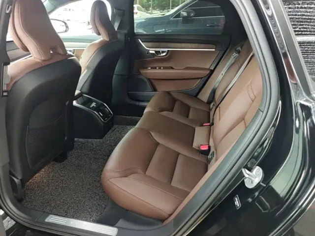 Volvo S90 — Фото автомобиля 16