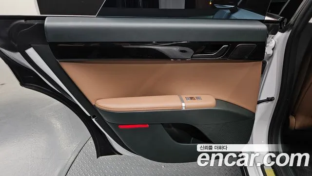 Hyundai Grandeur GN7 — Фото автомобиля 13