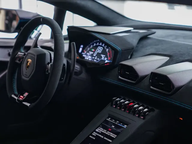 Lamborghini Huracan — Фото автомобиля 12