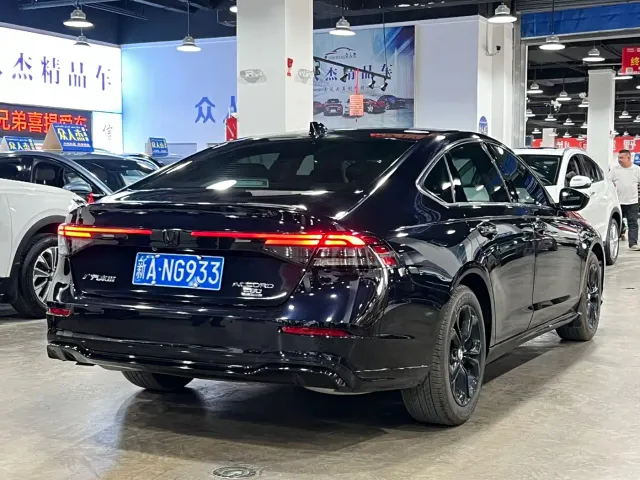 Honda Accord — Фото автомобиля 5