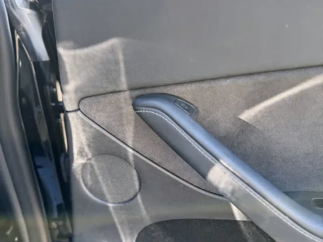 Tesla Model Y — Фото автомобиля 18