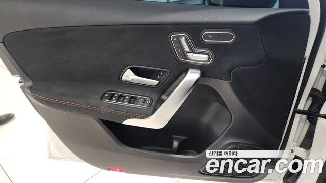 Mercedes-Benz A-Class — Фото автомобиля 12