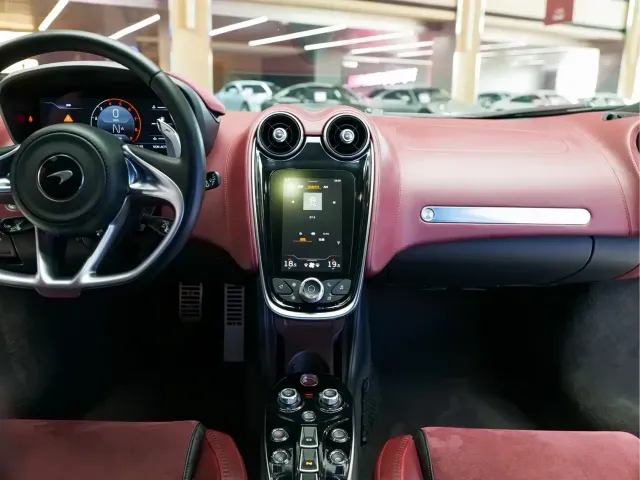 McLaren GT — Фото автомобиля 12