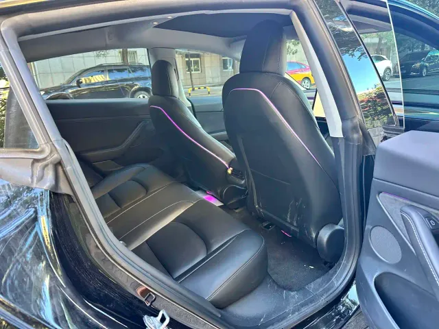 Tesla Model 3 — Фото автомобиля 8