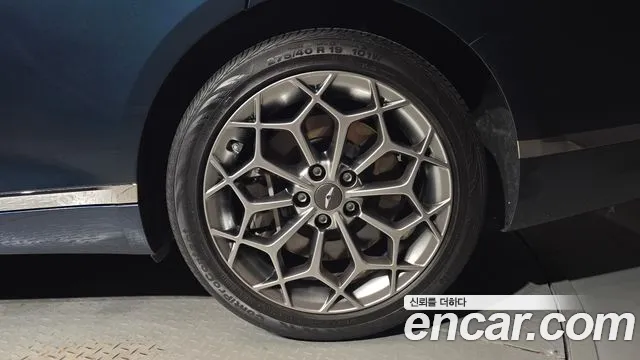 Genesis G80 Бензин 2.5 турбо 2WD — Фото автомобиля 18
