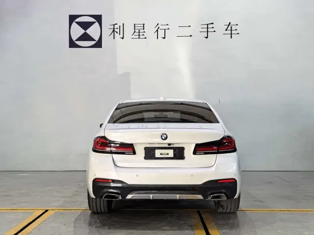 BMW 5 Series — Фото автомобиля 9
