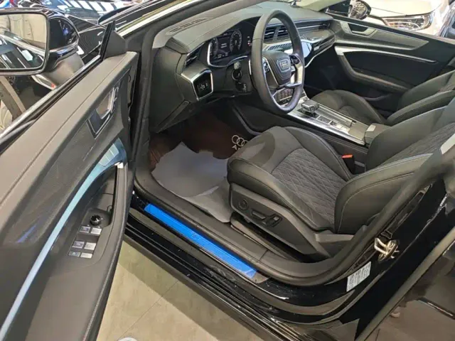 Audi A7L — Фото автомобиля 15