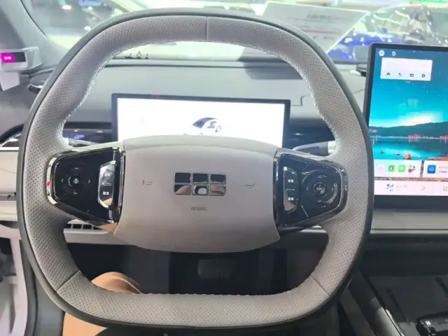 Geely Galaxy Xingyao 8 — Фото автомобиля 10