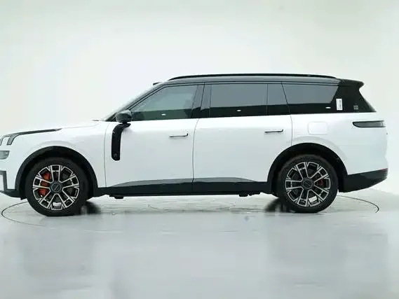 Lynk & Co 900 — Фото автомобиля 3