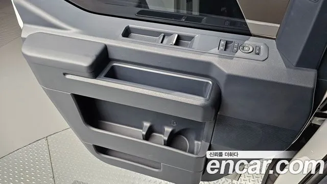 Kia PV5 — Фото автомобиля 24