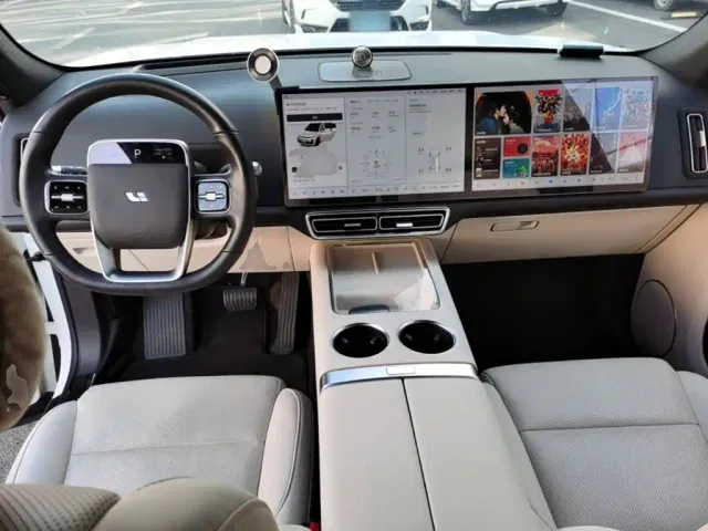 Li Auto L7 — Фото автомобиля 9