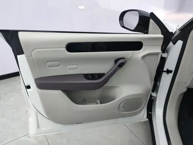 Leapmotor C11 — Фото автомобиля 7