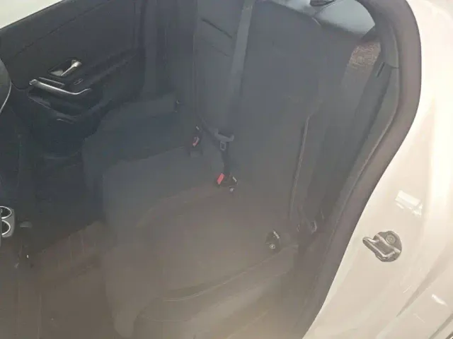 Mercedes-Benz A-Class — Фото автомобиля 16