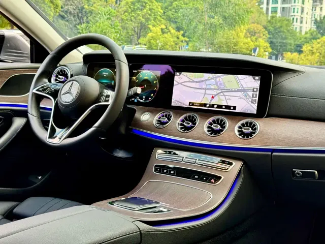 Mercedes-Benz CLS-Class — Фото автомобиля 8