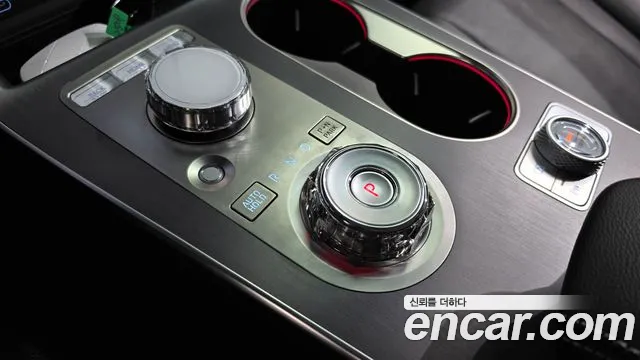 Genesis GV80 — Фото автомобиля 12