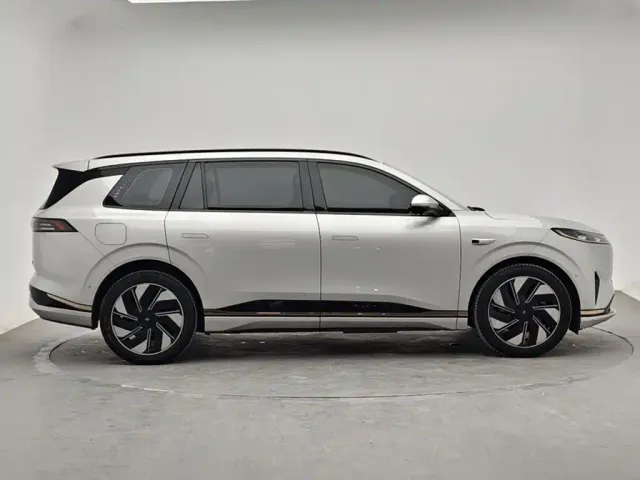 Dongfeng eπ 008 — Фото автомобиля 4