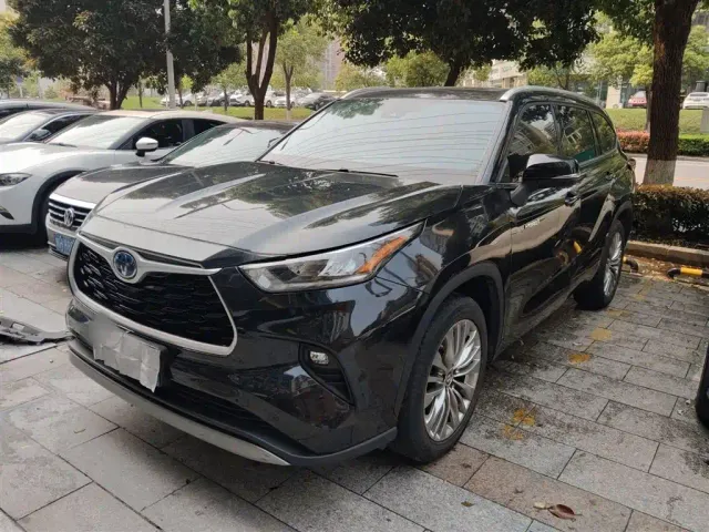 Фотография автомобиля — Toyota Highlander