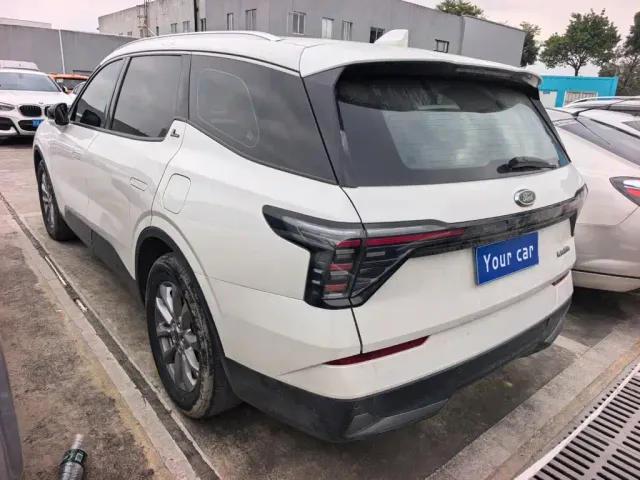 Ford Edge — Фото автомобиля 4