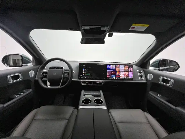 Li Auto L9 — Фото автомобиля 11