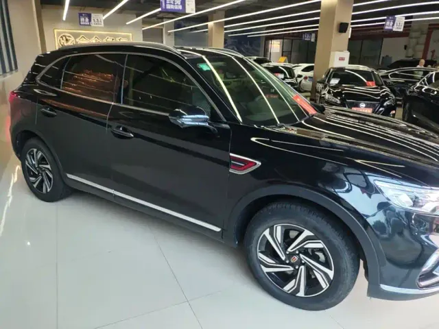Hongqi HS5 — Фото автомобиля 3