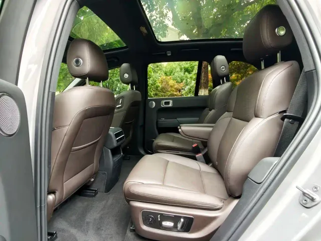 Li Auto L8 — Фото автомобиля 9