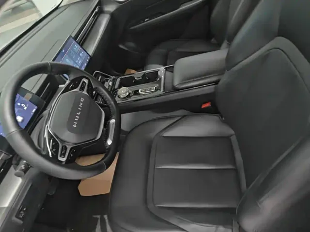 Wuling Starlight — Фото автомобиля 10