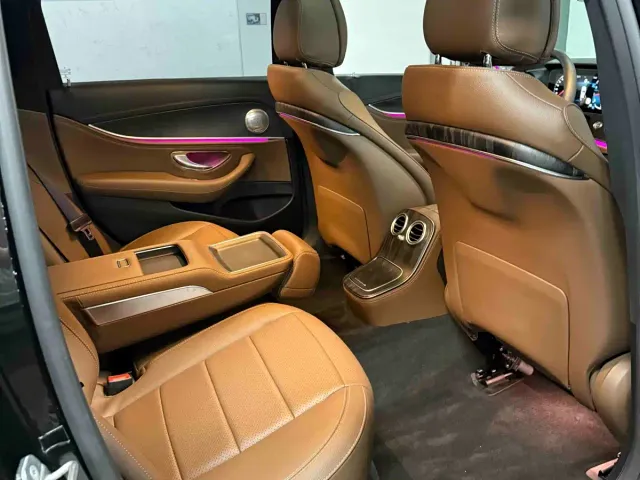 Mercedes-Benz E-Class — Фото автомобиля 13