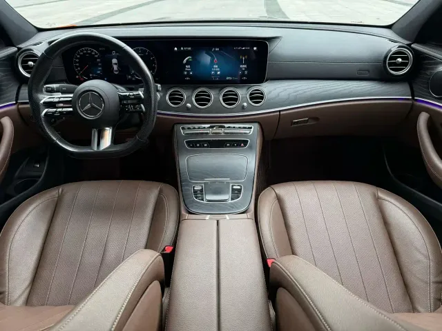 Mercedes-Benz E-Class — Фото автомобиля 4