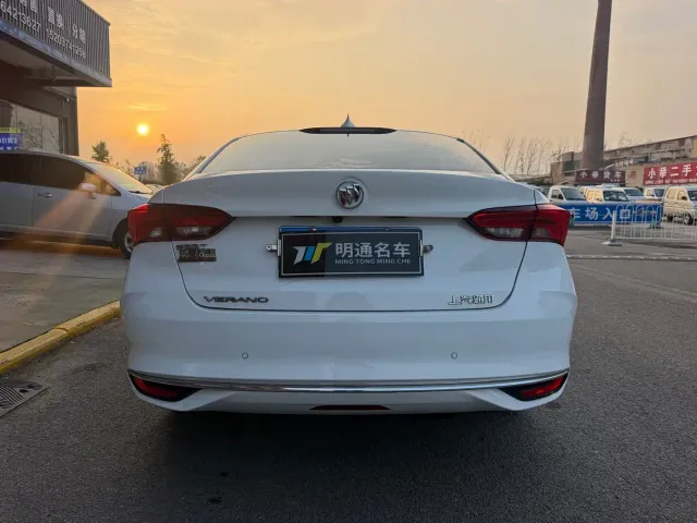Buick Verano — Фото автомобиля 4