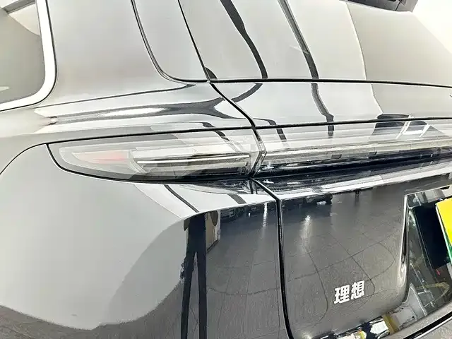 Li Auto L9 — Фото автомобиля 19
