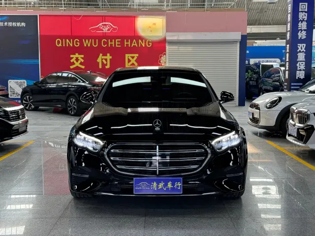 Mercedes-Benz E-Class — Фото автомобиля 2
