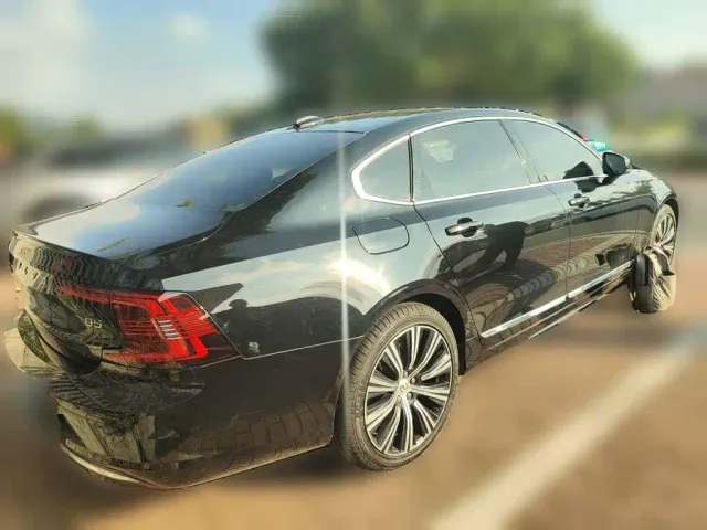 Volvo S90 — Фото автомобиля 4
