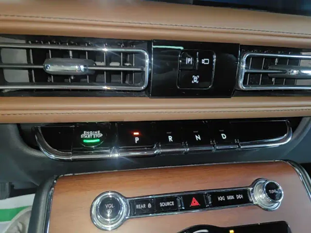 Lincoln Aviator — Фото автомобиля 13