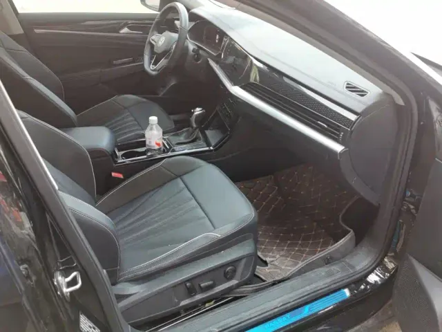 Volkswagen Passat — Фото автомобиля 8